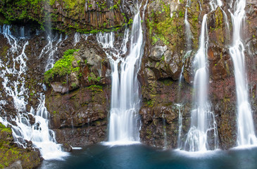 Fototapeta na wymiar cascades et résurgences de Grand Galet, rivière Langevin, île de la Réunion 