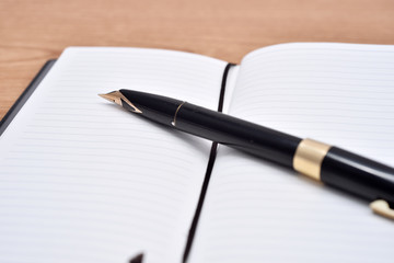 万年筆と手帳