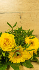   Blumenstrauss - Rosen und Gerbera in Gelb