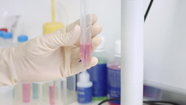 Measuring ph in ivf laboratory with digital ph meter