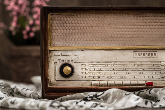 Decorative Radio with Retro Look