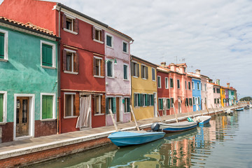 Fototapeta na wymiar Colorful houses on the island of Burano