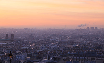 Fototapeta na wymiar Early morning view of beautiful city of Paris from Montmartre, France 