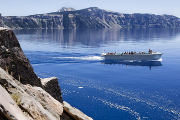 Crater Lake boat tour © Tom