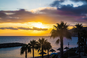 Obraz premium Île de Madère : couché de soleil sur la côte