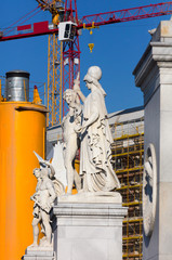 Berlin Mitte Baustelle - Denkmalpflege - Kräne - Schlossbrücke - Sanierung
