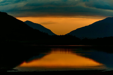 Locch Leven as thr sun sets