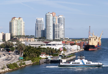 Fototapeta na wymiar Miami Beach Skyline