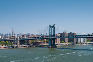 Obraz premium Manhattan bridge pylon close up