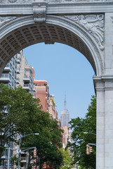 Empire State Building viewed through the Washington Square arch © Neeqolah