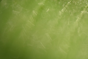 Obraz na płótnie Canvas the drops on leaf in closeup