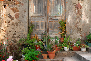 Hauseingang mit Blumen