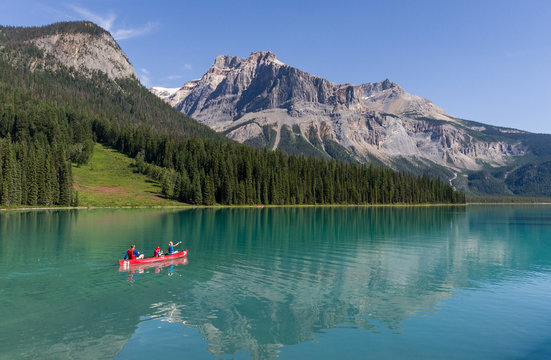 Cannoe at Emerald Lake, Yoho National Park, BC, CA