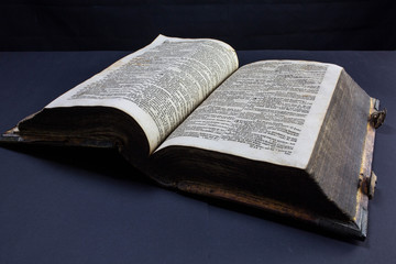 Alte B&uuml;cher des Schamanismus