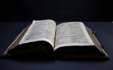 Fototapeta premium Alte Bücher des Schamanismus