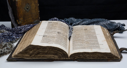 Obraz premium Alte Bücher des Schamanismus