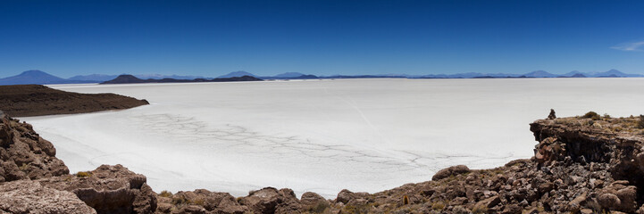 Viewpoint over salt lake Uyuni