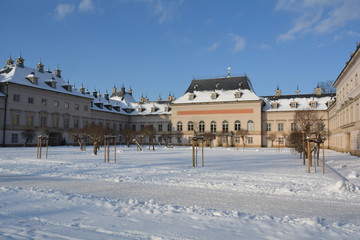 Fototapeta na wymiar Blick zum Neuen Palais in Pillnitz
