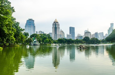 Fototapeta na wymiar Cityscape from Lumpini Park in the business district
