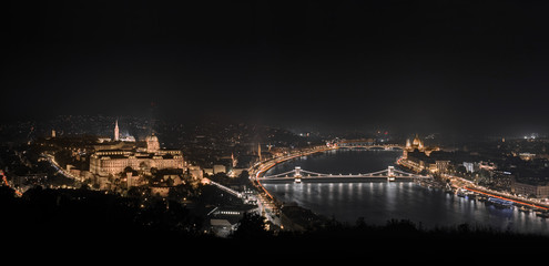 Budapest sightseeing by night