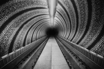 Twist spiral undergdround mosaic tunnel