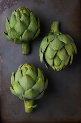 Obraz premium Three Artichokes