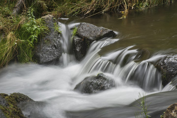 Fototapeta na wymiar Intimate Waterfall, Lundy Creek, Sierra Nevadas