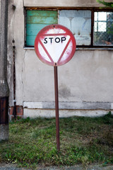Stary znak drogowy STOP - 133337161