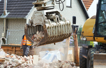 Abbruch eines Hause, Recycling von Bauschutt