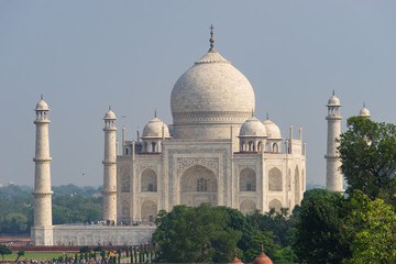 Fototapeta na wymiar Taj Mahal, Landmark of Agra in a morning, Agra city, India