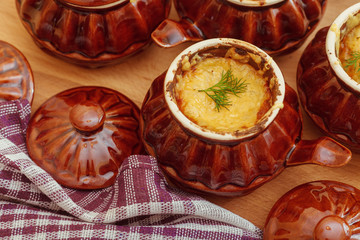 Жюльен в керамических кокотницах