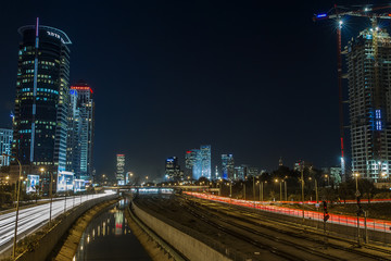 Fototapeta na wymiar Tel Aviv Skyline at night