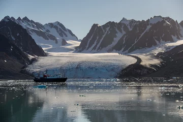 Foto op Plexiglas Arctic landscape in Svalbard, Spitsbergen © Alexey Seafarer