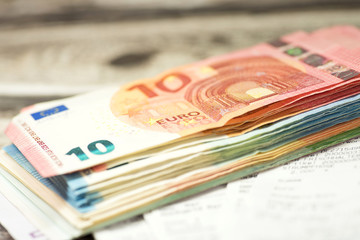 Kassenbon und Bargeld