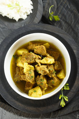 Pork curry with apples