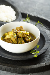 Pork curry with apples
