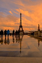 Obraz na płótnie Canvas Eiffel Tower, París, France, Reflection on water