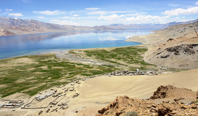 Tso Moriri or Lake Moriri  -  a lake in the Ladakhi part of the Changthang Plateau in Jammu and Kashmir in northern India. 
 - obrazy, fototapety, plakaty