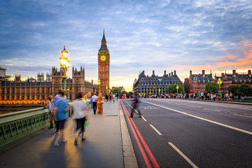 Obraz premium Big Ben and Westminster bridge in London, Uk.