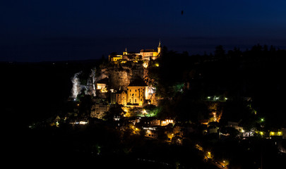 Ville de Rocamadour la nuit, lot, France  / City of Rocamadour night batch, France