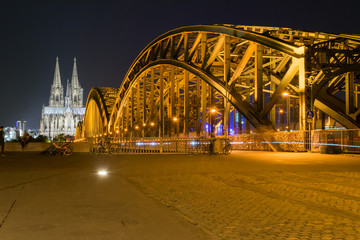 Köln, Dom und Brücke bei Nacht