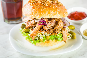 pulled pork burger