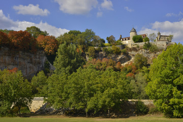Couleurs d'Automne à Lacave (46200),  département du Lot en région Occitanie, France