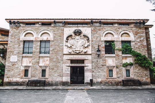 Façade de la bibliothèque de Covadonga - Asturies - Espagne