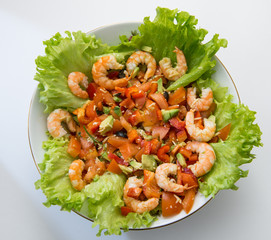 salad of tiger shrimps and vegetables