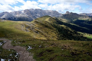 Fototapeta premium Aussicht von Plattkofel Richtung Rosengarten und Rosszähne