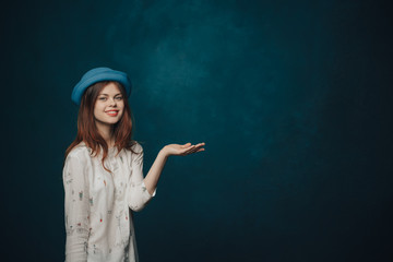 girl in a shirt, a girl in a hat