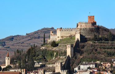 Fototapeta na wymiar fantastic view of the Castle of Soave in Italy