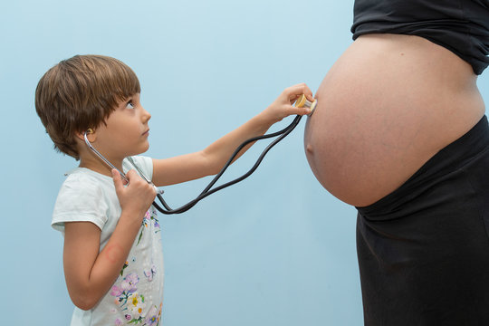 Listening mother's tummy