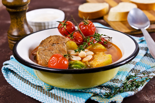 Meat soup with beans